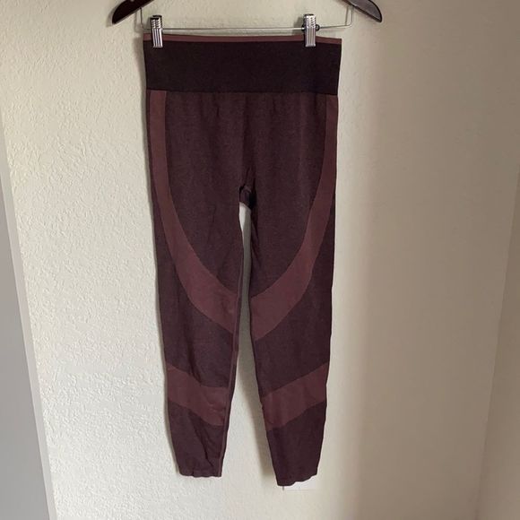 Medium PINK Seamless Leggings - Picture 1 of 5